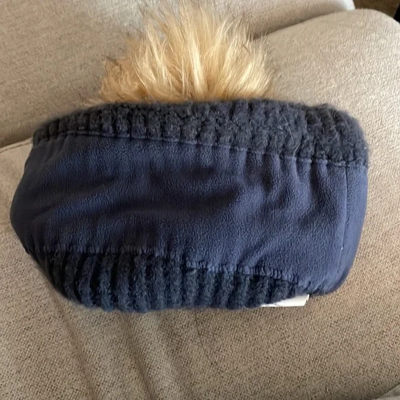 Navy blue winter hat - Picture 4 of 4